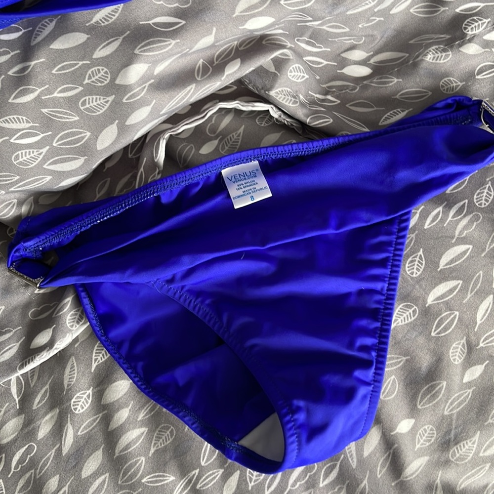 Venus bathing suit in royal blue size 8 bottoms size D top worn 2x - Picture 3 of 7